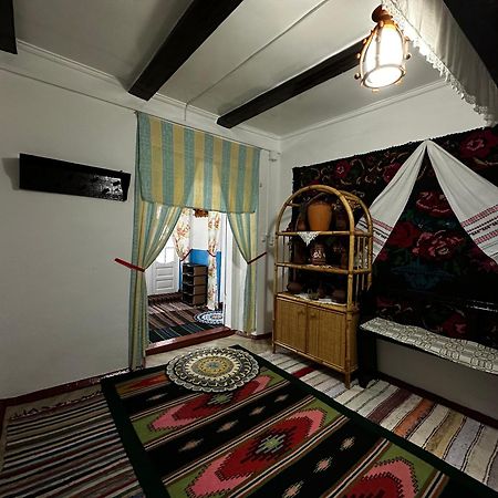 Bed and Breakfast La Madalina Selemet Экстерьер фото