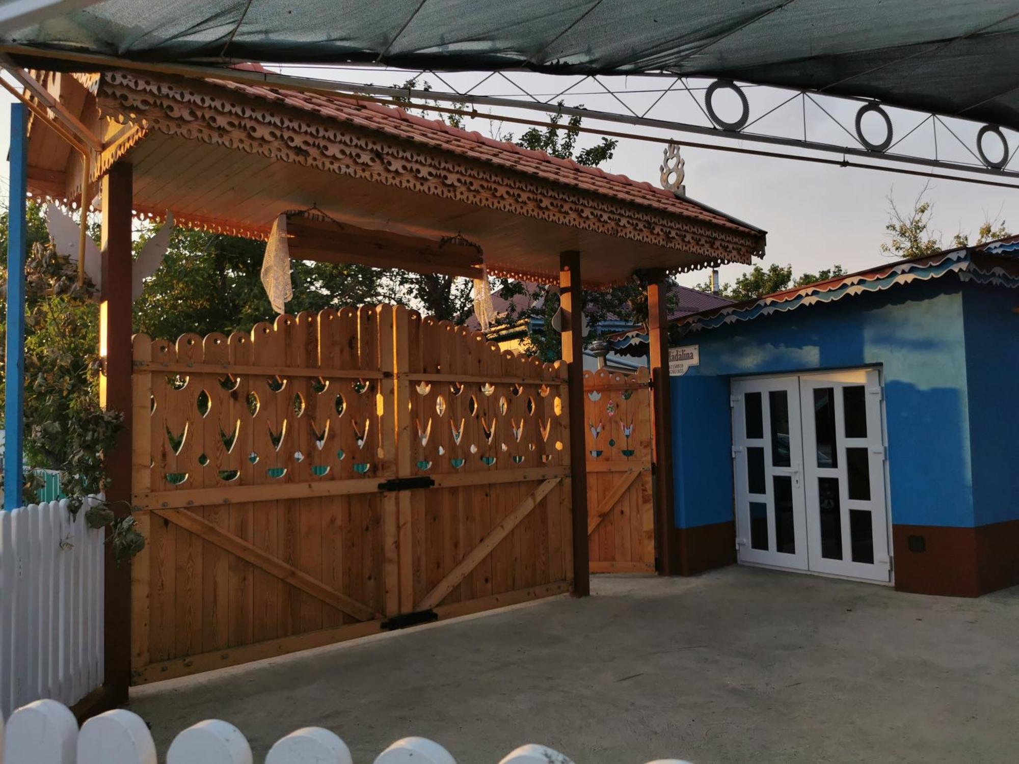 Bed and Breakfast La Madalina Selemet Экстерьер фото
