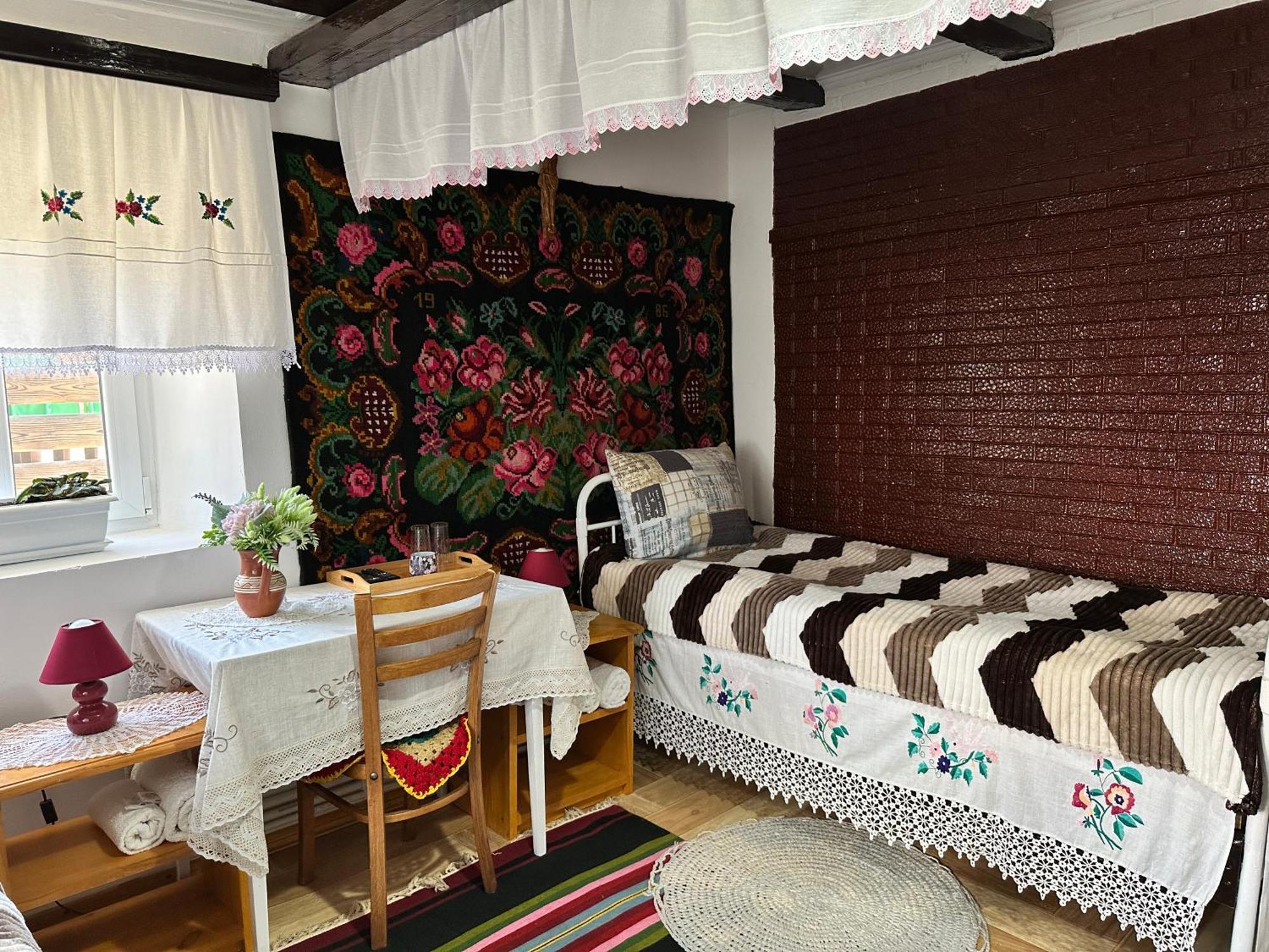 Bed and Breakfast La Madalina Selemet Экстерьер фото