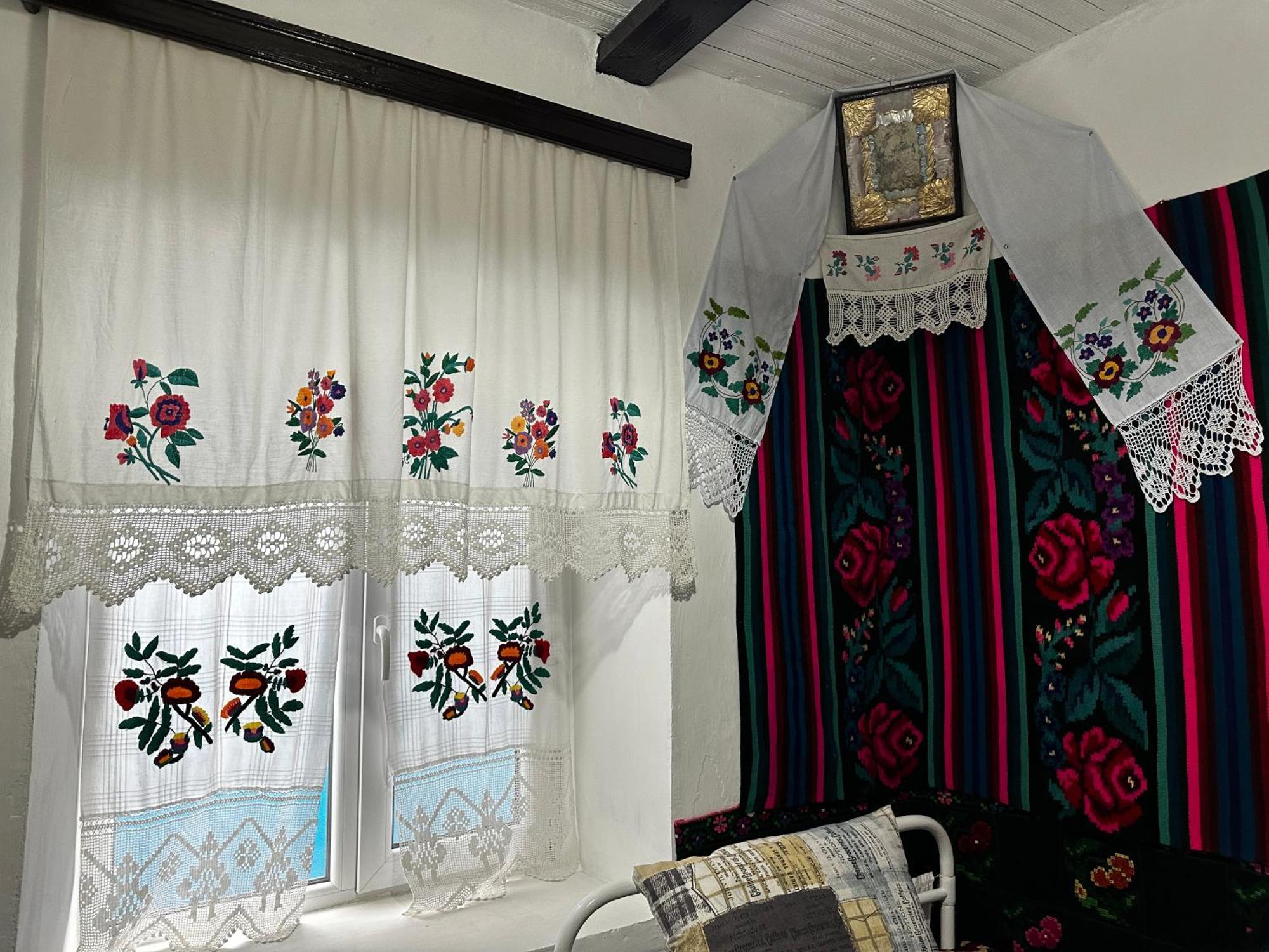 Bed and Breakfast La Madalina Selemet Экстерьер фото