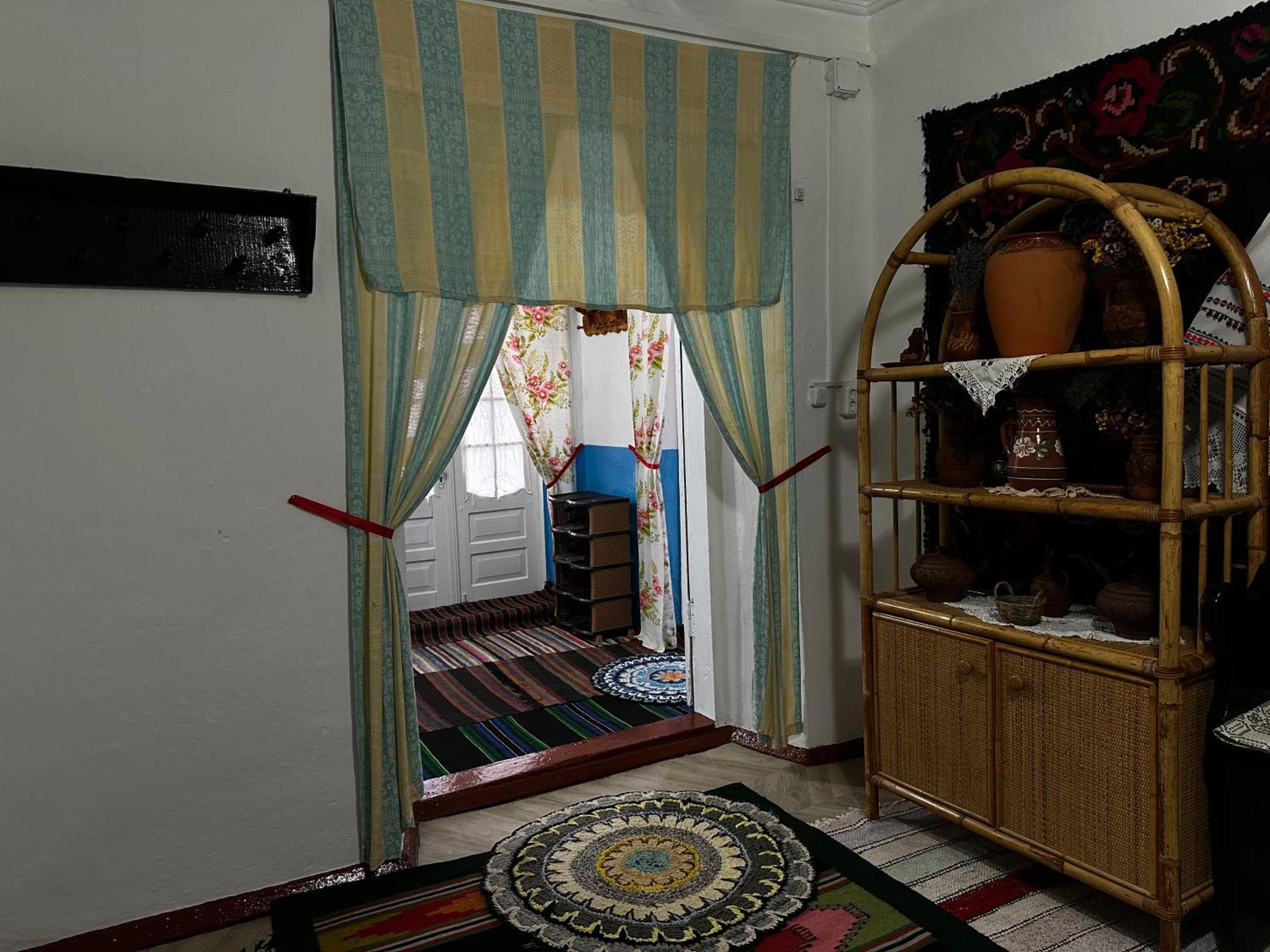 Bed and Breakfast La Madalina Selemet Экстерьер фото