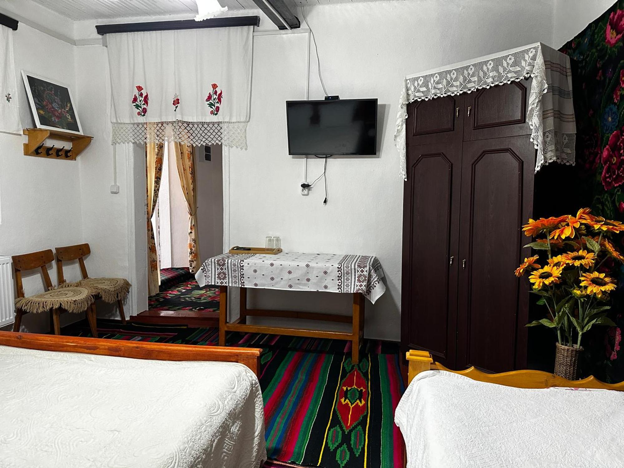Bed and Breakfast La Madalina Selemet Экстерьер фото