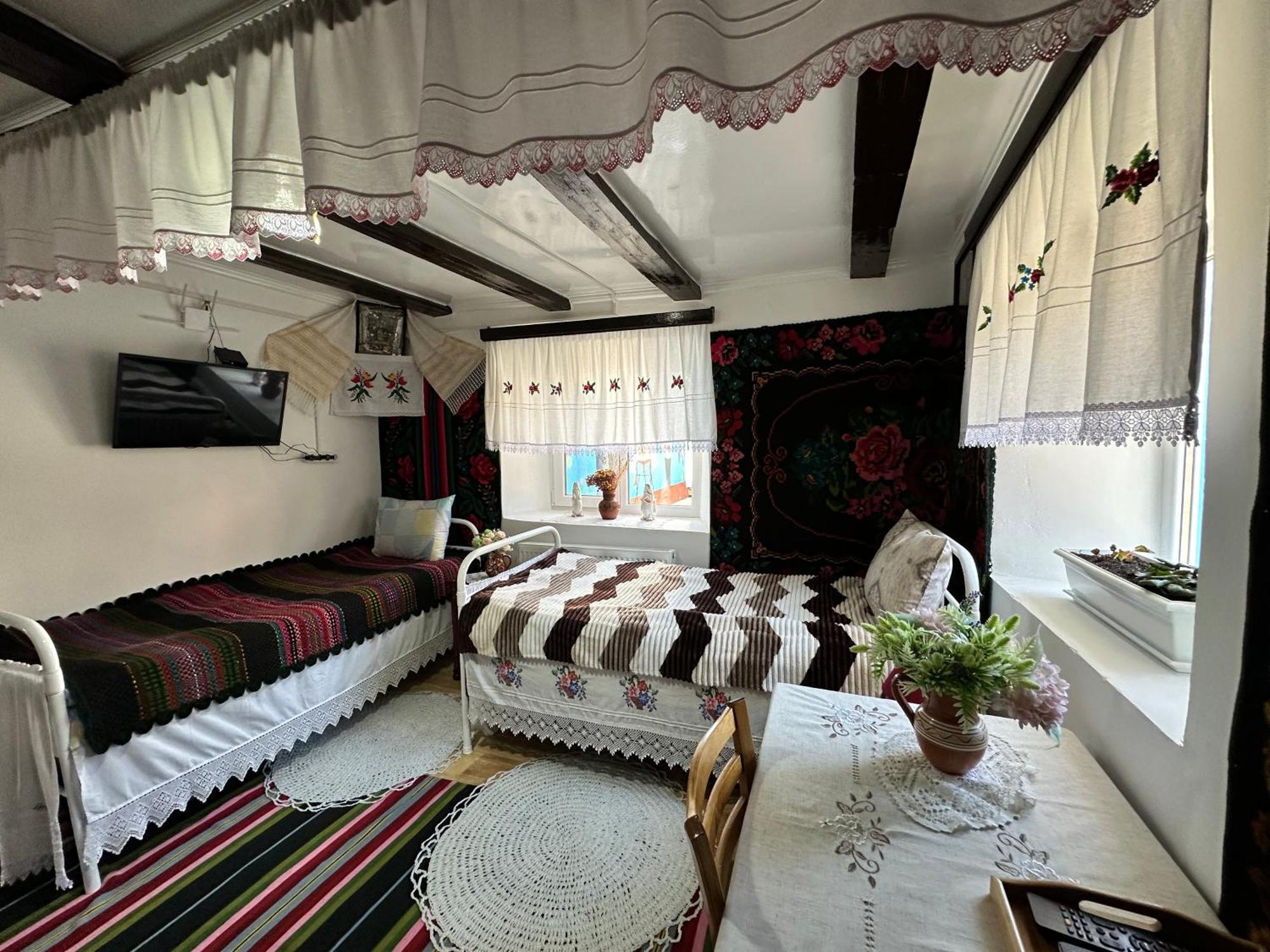 Bed and Breakfast La Madalina Selemet Экстерьер фото