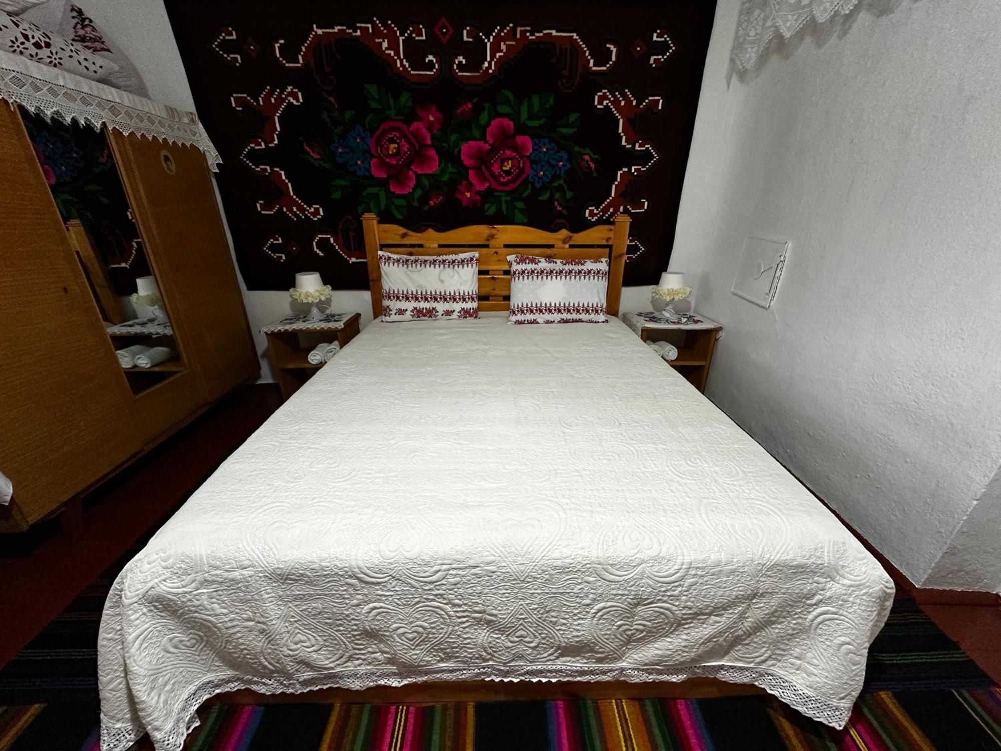 Bed and Breakfast La Madalina Selemet Экстерьер фото